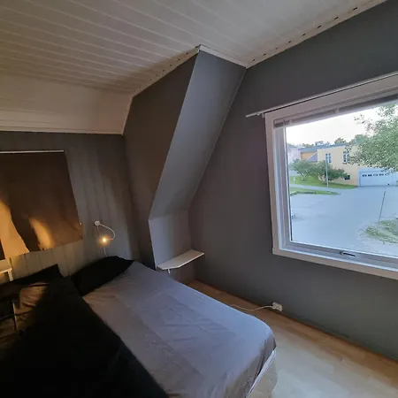 Sentrumsnaer Leilighet Med 4 Soverom - Aurora Tromsø Exteriör bild